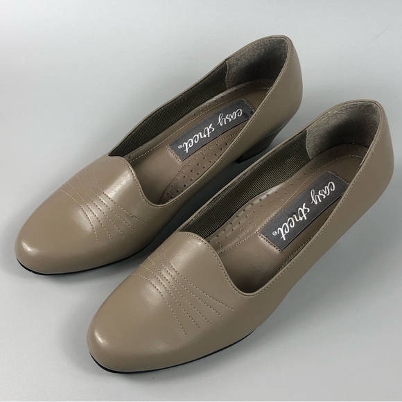 Easy Street Easy Flex Comfort Women’s Slip-On Kitten Heels Size 9M - Picture 9 of 14